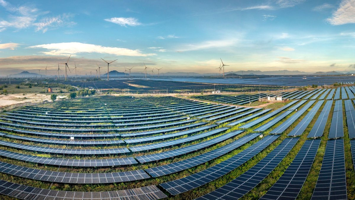 AI's Climate Paradox: 2026 Reflects on Clean Energy vs. Consumption Debate
