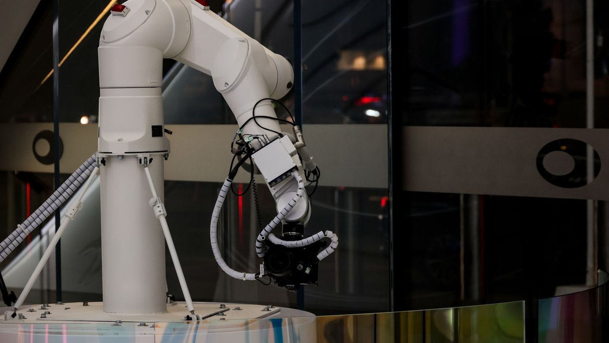 Hygon's Physical AI: How Chips for Robots and Factories Reshaped Industry by 2026