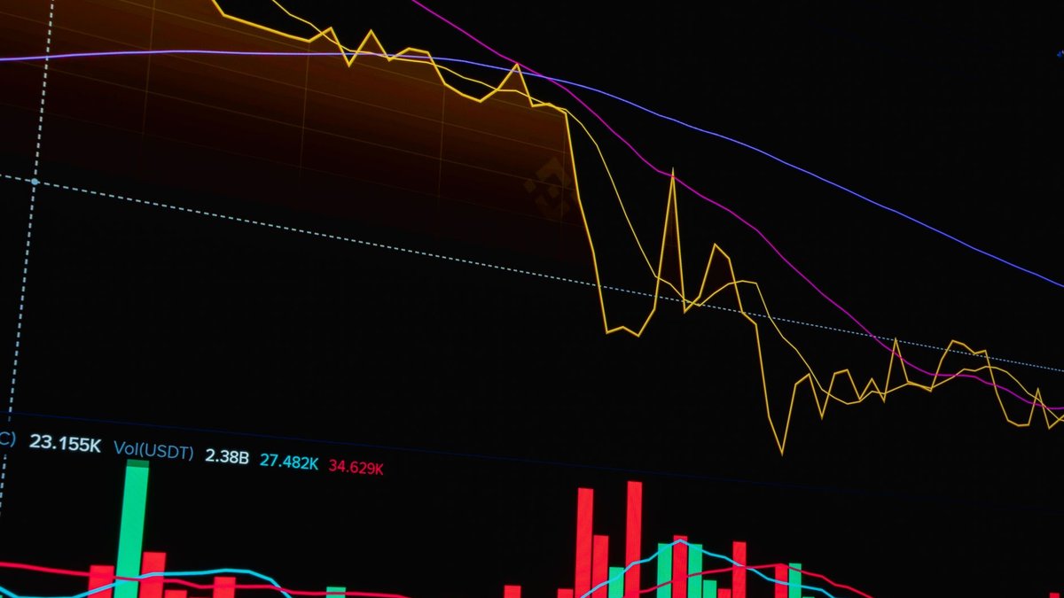 AI Stock Plunge: 2024's Economic Reality Check Revisited